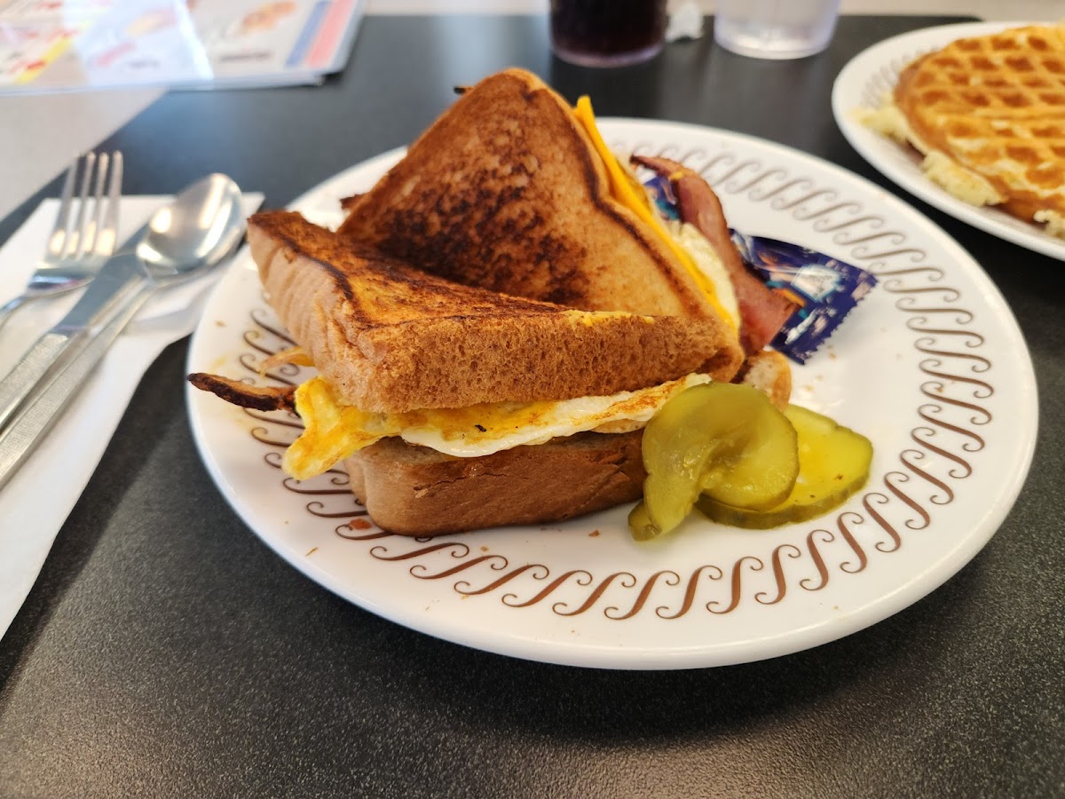 Waffle House Photo 9