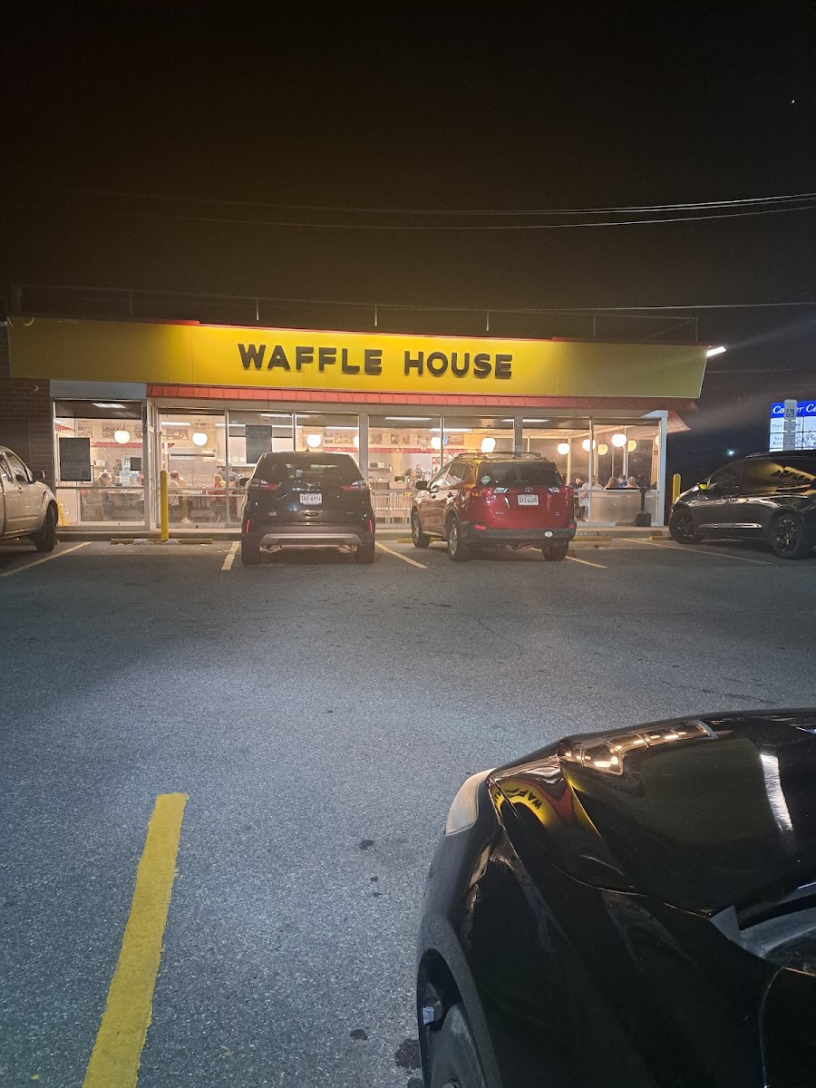 Waffle House Photo 4