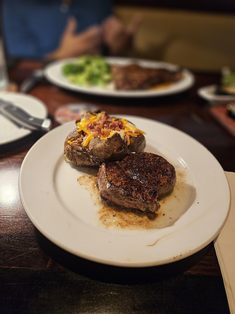 LongHorn Steakhouse Photo 5