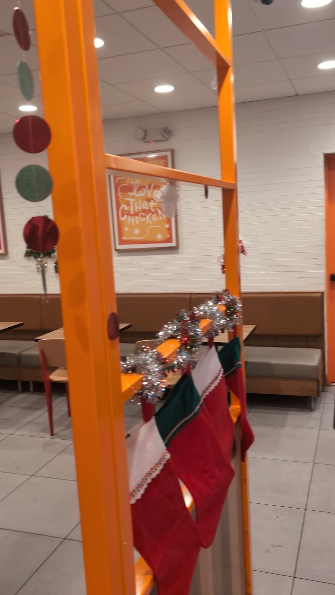 Popeyes Louisiana Kitchen Photo 2