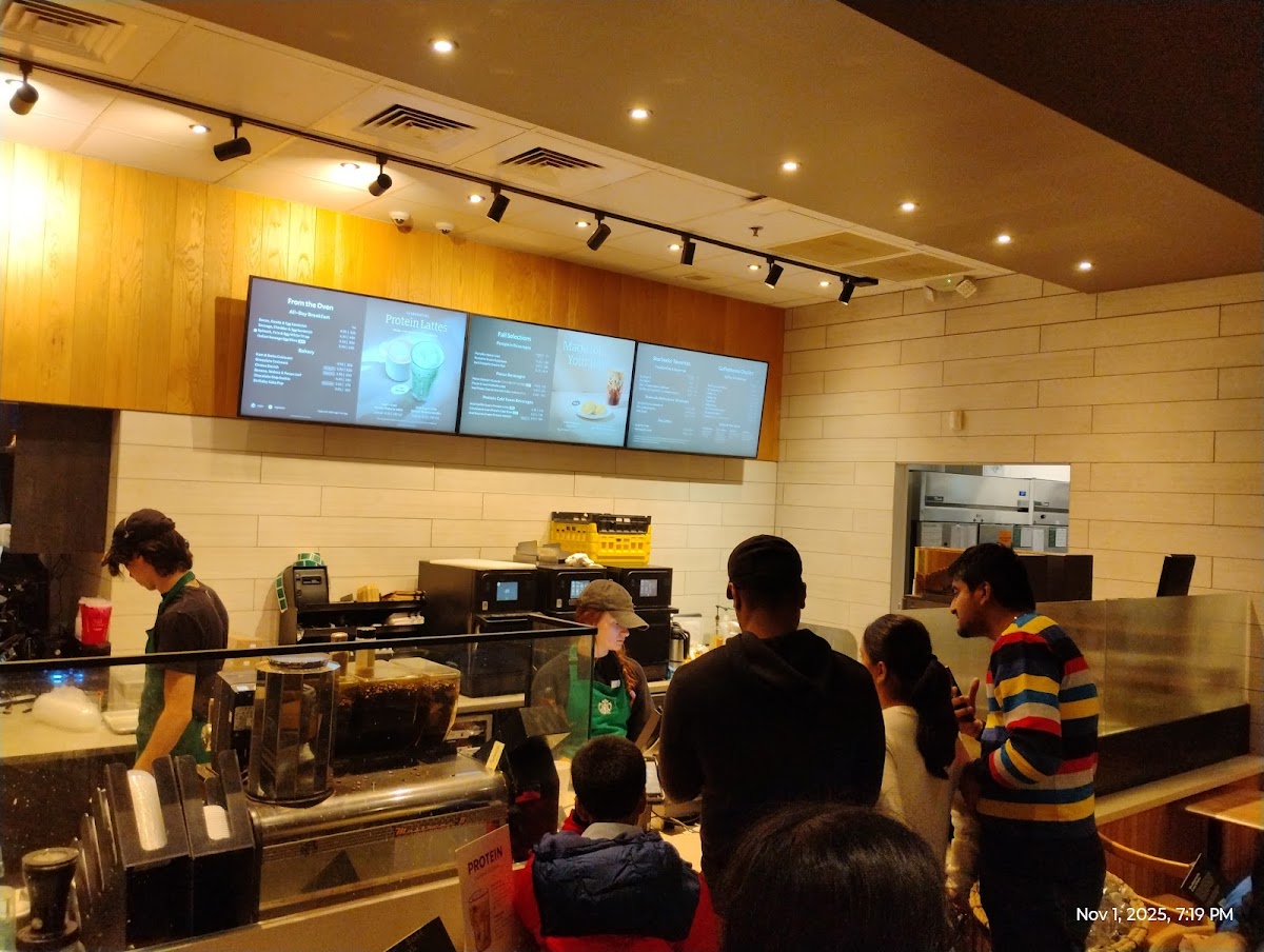 Starbucks Photo 4