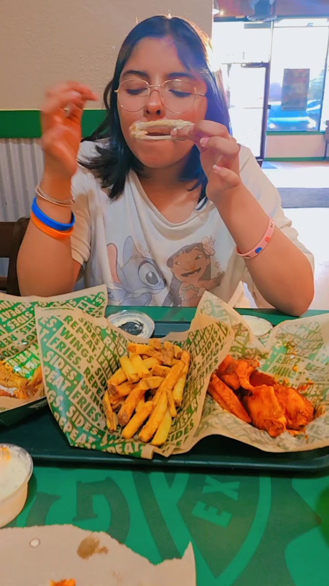 Wingstop Photo 2