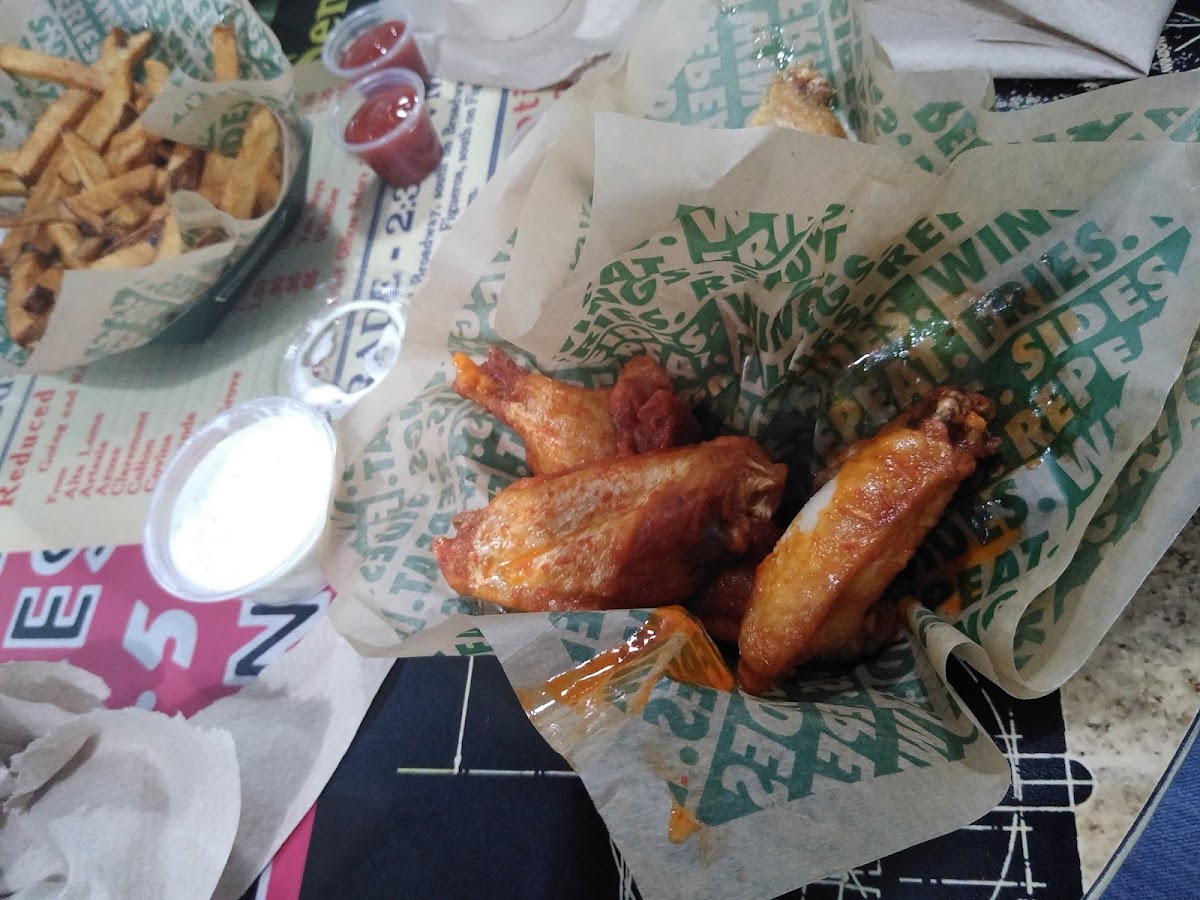 Wingstop Photo 5