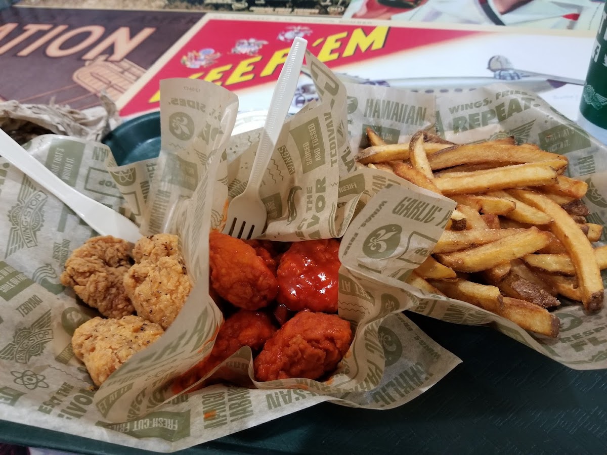 Wingstop Photo 8