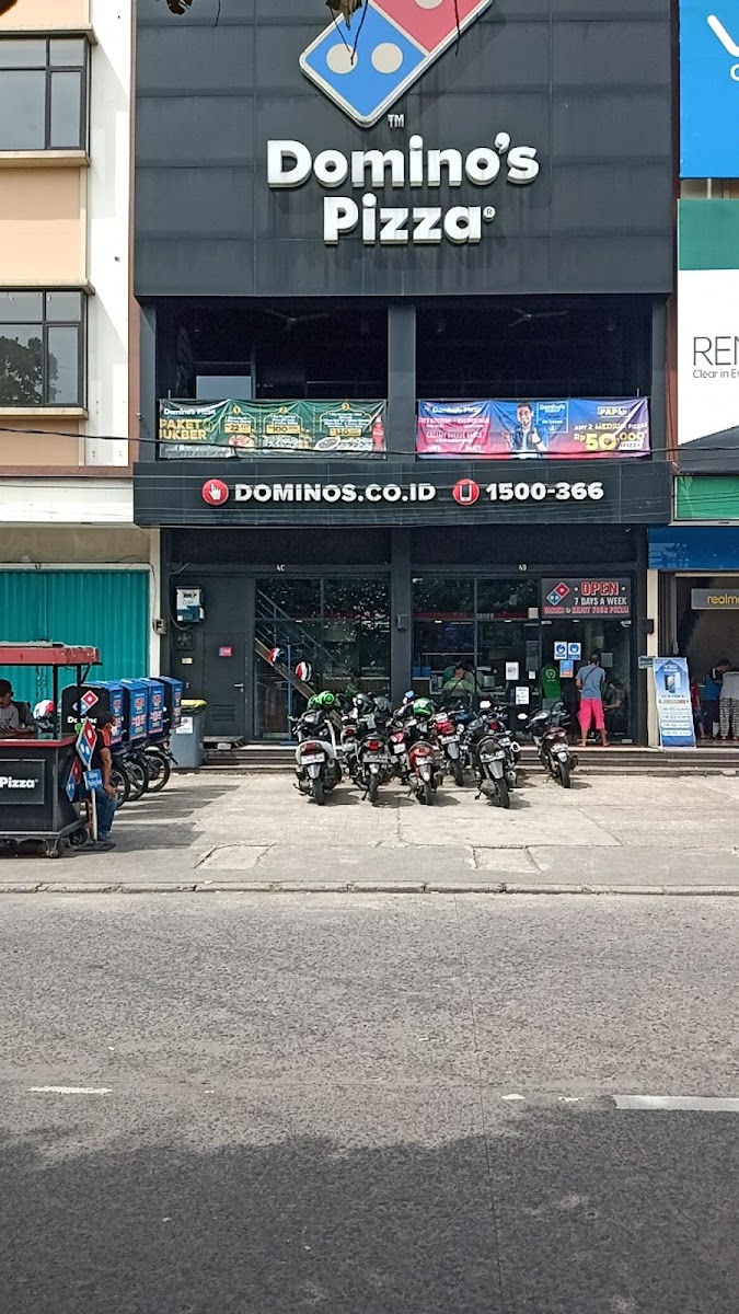 Domino's Pizza