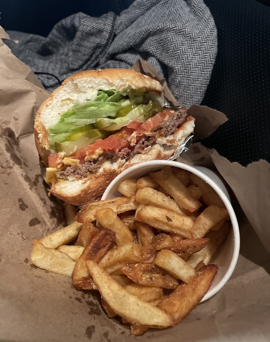 Five Guys Photo 10