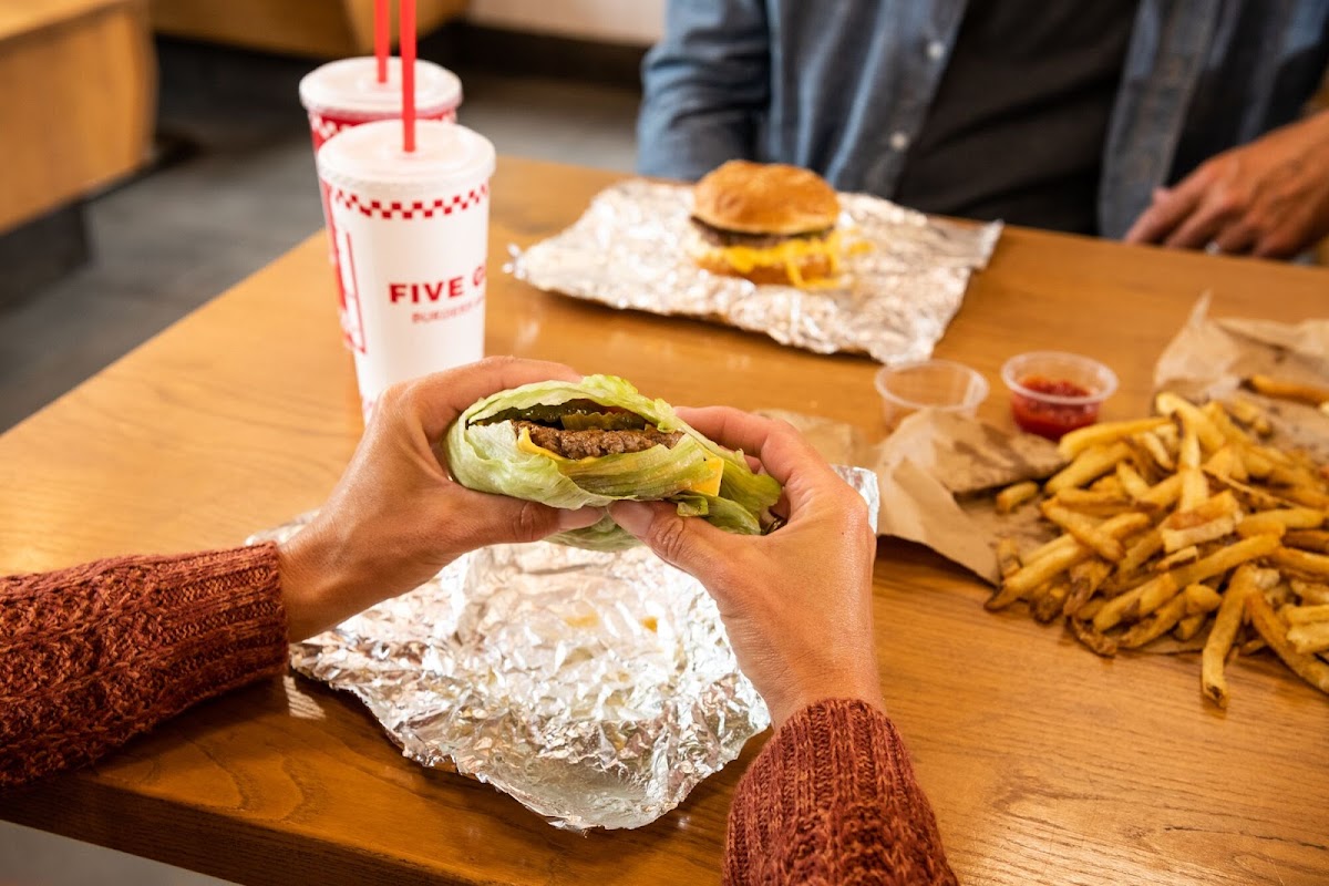 Five Guys Photo 9