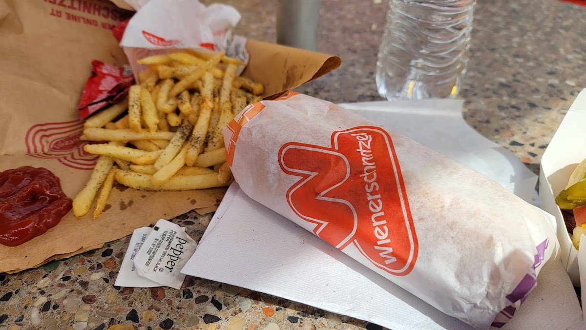 Wienerschnitzel Photo 6