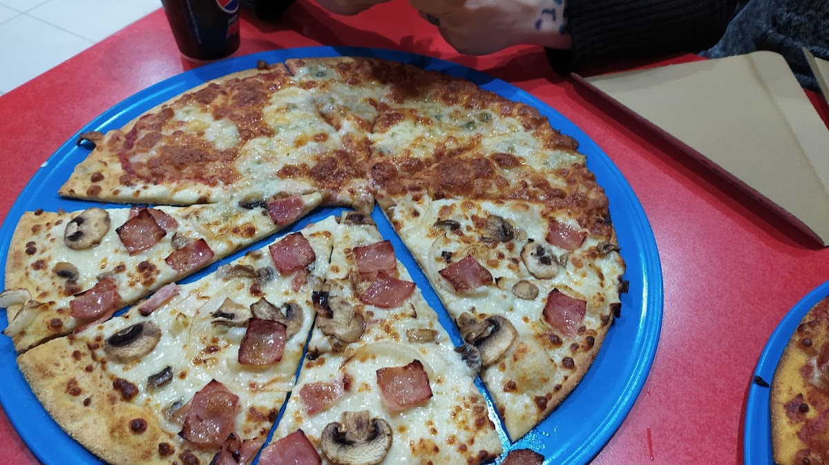 Domino's Pizza Photo 5