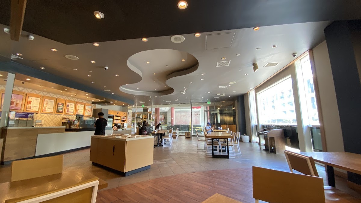 The Coffee Bean & Tea Leaf Photo 4