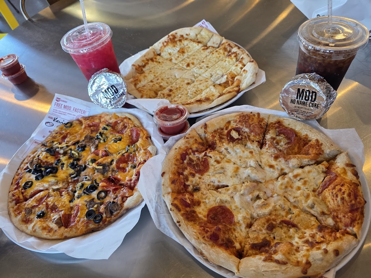 MOD Pizza Photo 4
