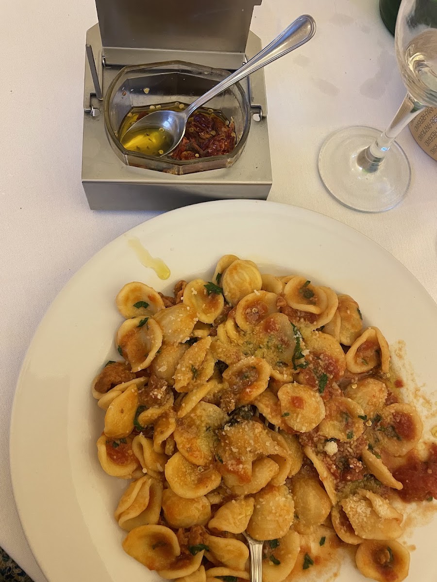 Fifina Restaurant Photo 3