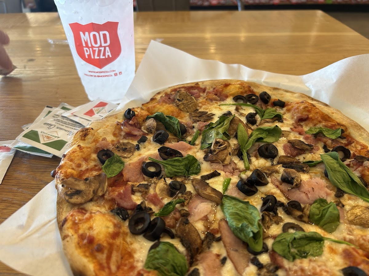 MOD Pizza Photo 4