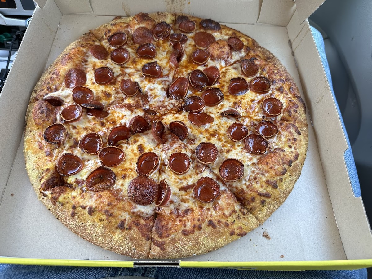 Hungry Howie's Pizza Photo 7