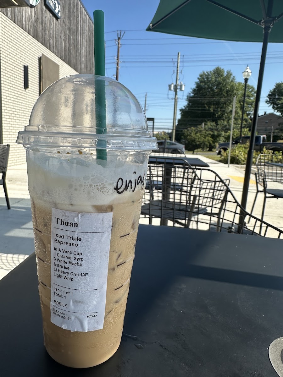 Starbucks Photo 3