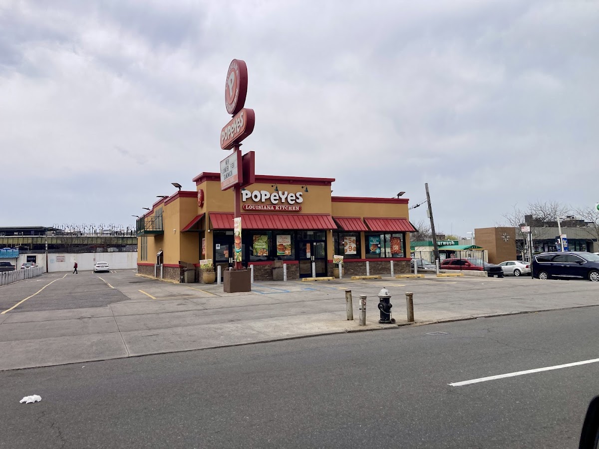 Popeyes Louisiana Kitchen Photo 4