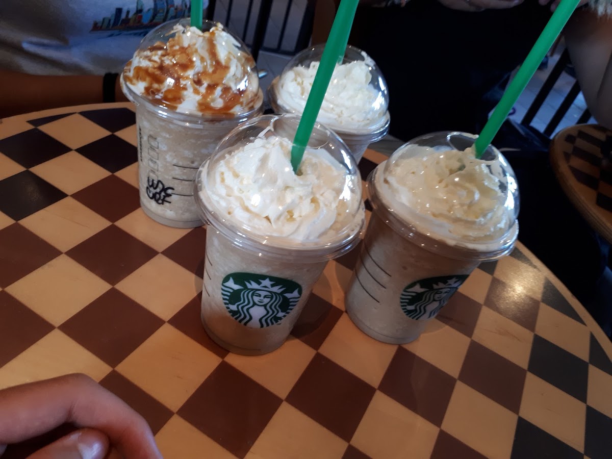 Starbucks Photo 4