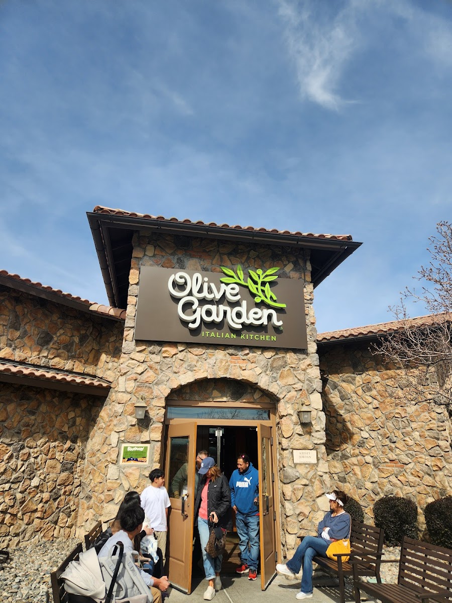 Olive Garden Italian Restaurant Photo 2