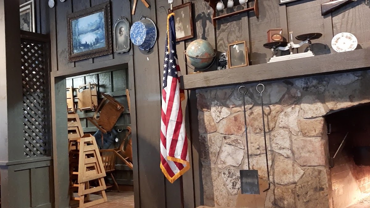 Cracker Barrel Old Country Store Photo 2