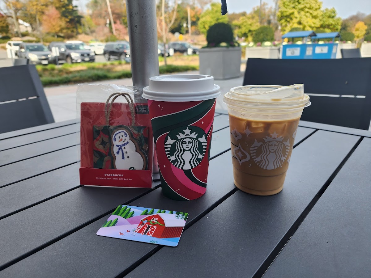 Starbucks Photo 6