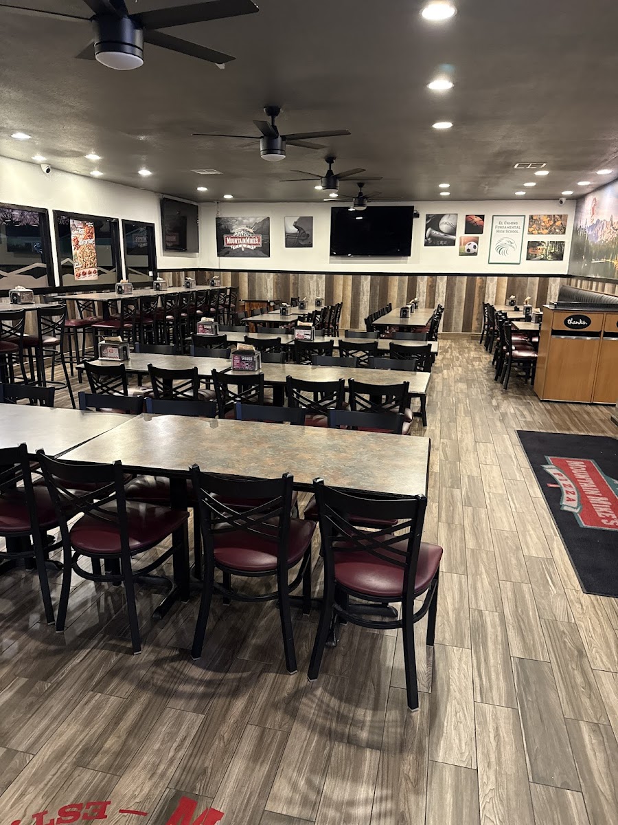 Mountain Mike's Pizza Photo 7