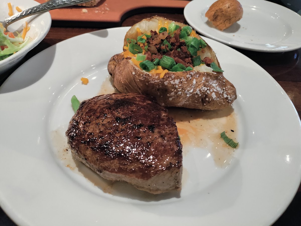 LongHorn Steakhouse Photo 5