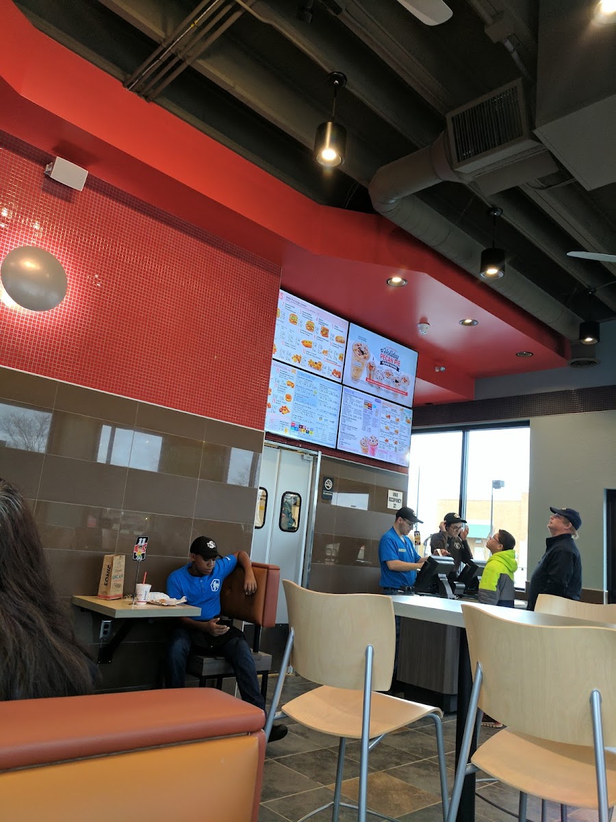 Sonic Drive-In Photo 7