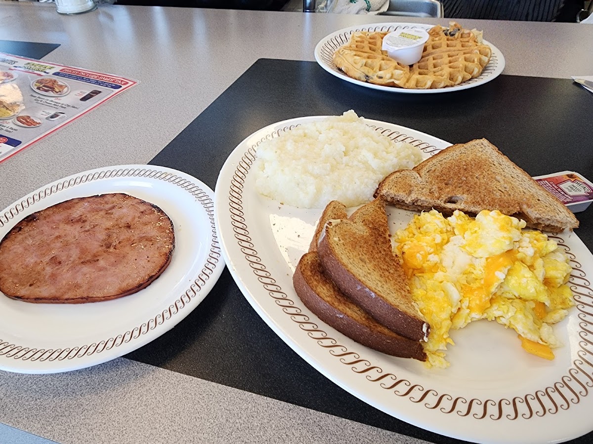 Waffle House Photo 5