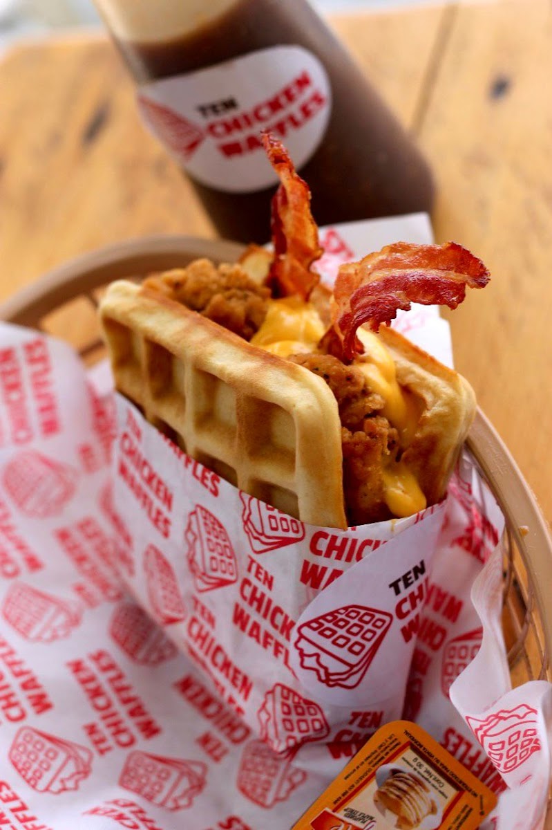 Ten Chicken Waffles Villa del Real Photo 5
