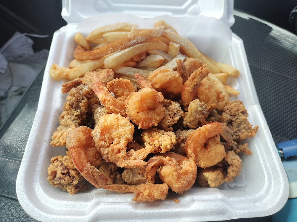 Snappers Fish And Chicken Photo 4