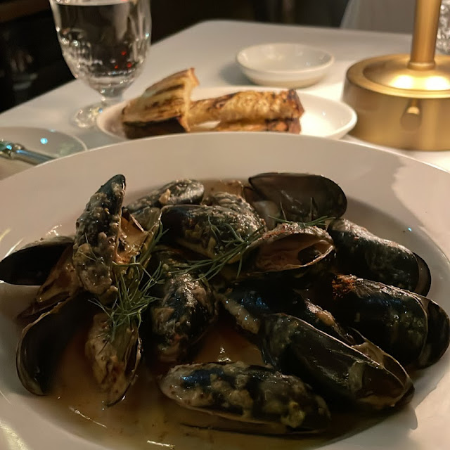 Steamed Mussels with Saffron Broth and Grilled Country Bread