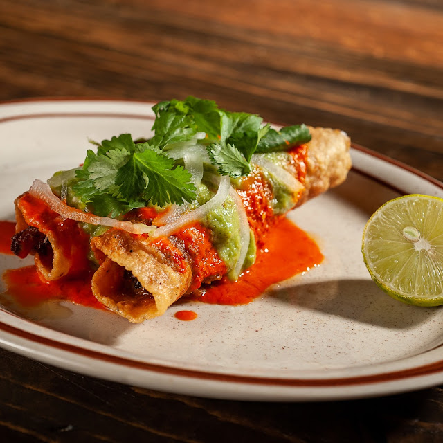 Chicken Tinga Flautas