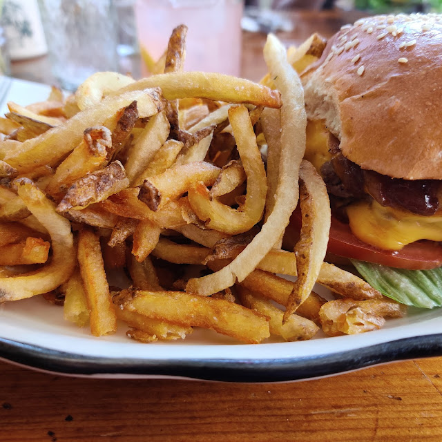 Bubby's Burger with Your Choice of Side