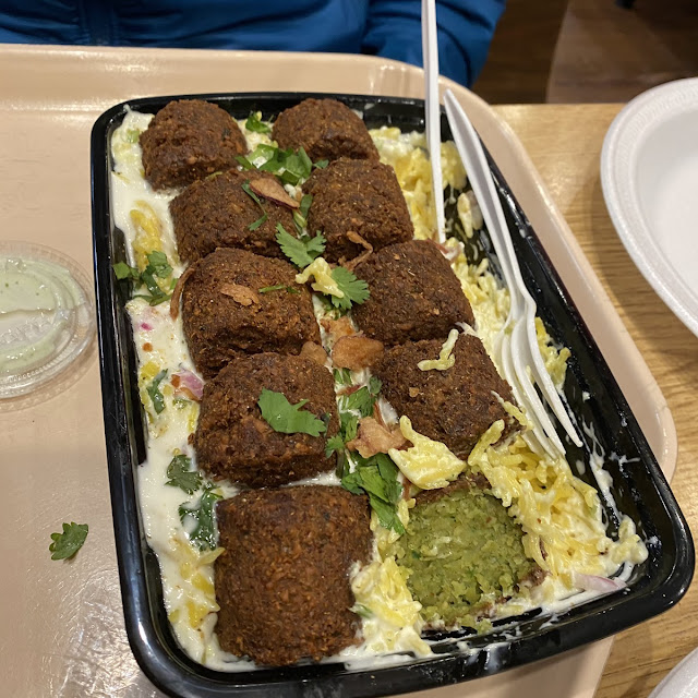 Falafel 8pc with Hummus