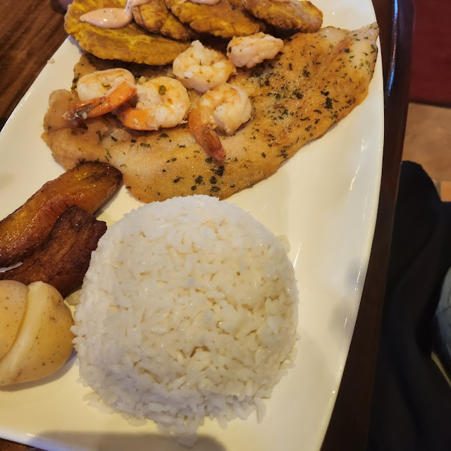 Filete Con Camarones Al Ajillo