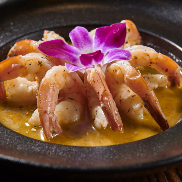 Camarones Al Ajillo w Tostones