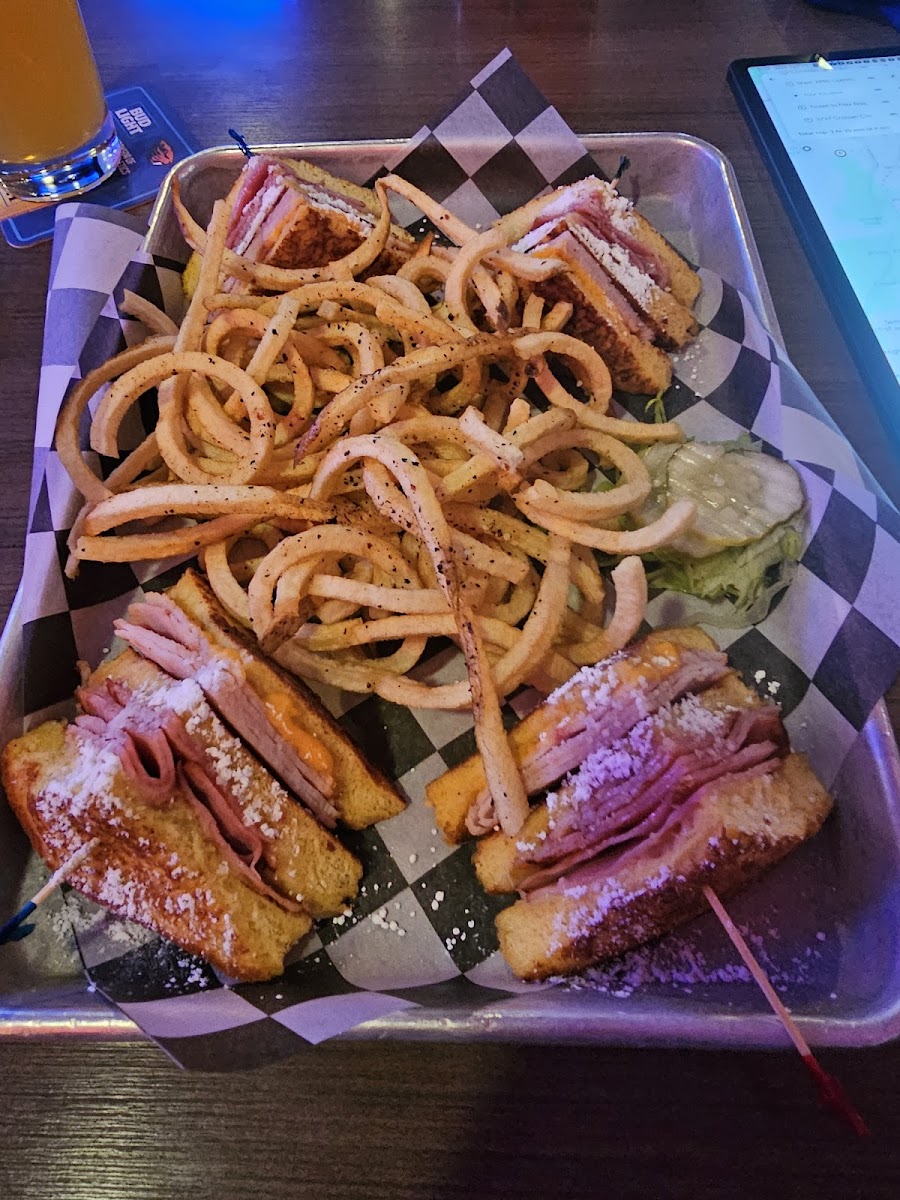 South Liberty Bar & Grill Photo 4