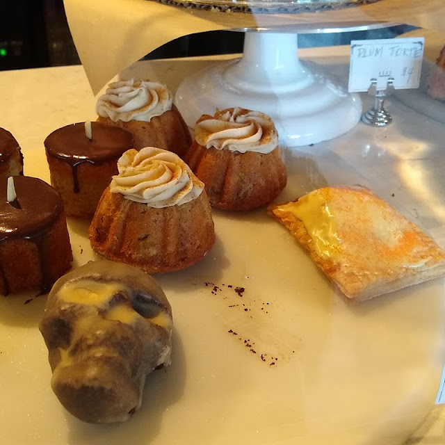 Spooky Cakes