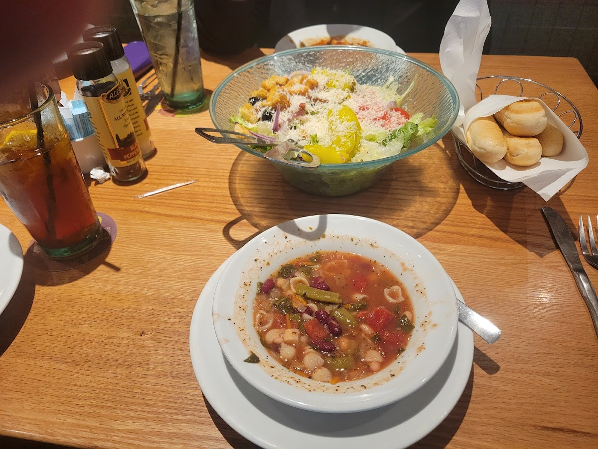 Olive Garden Italian Restaurant Photo 5
