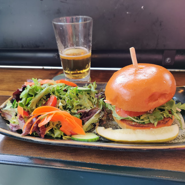 Salmon Burger