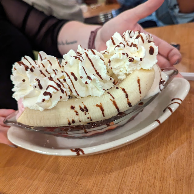 Banana Split with Pecans