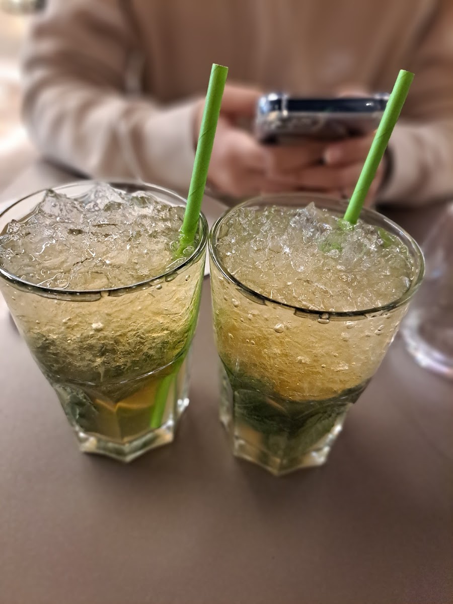 Le Club Café Cergy Photo 6