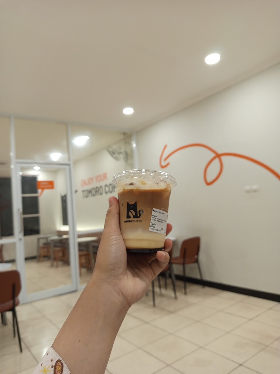 TOMORO COFFEE CIKANDE Photo 8