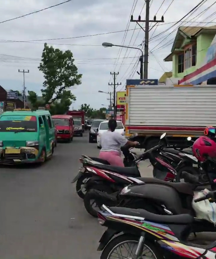 Rumah Makan / Ampera Padi Rimbun