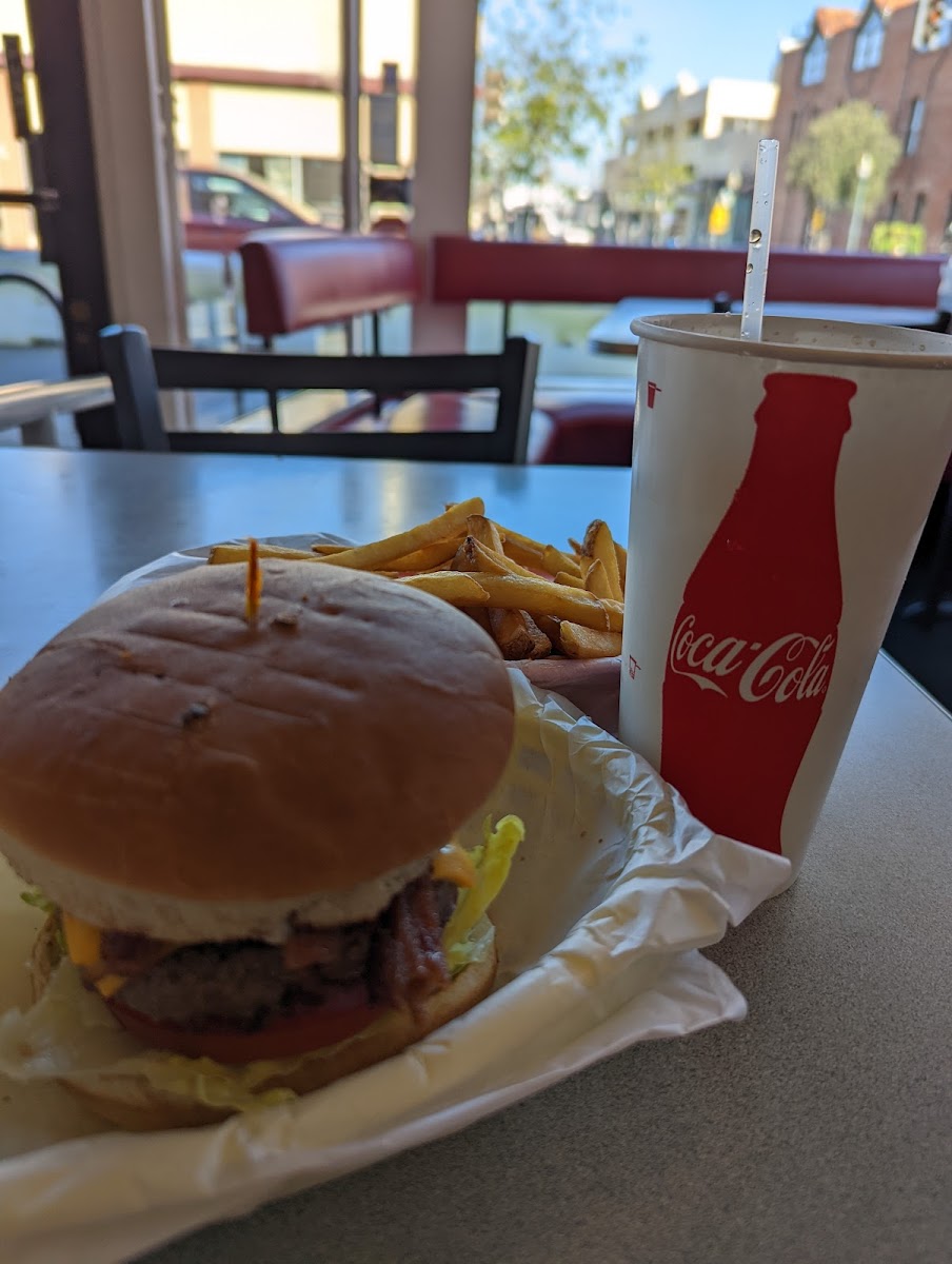 Jeffrey's Hamburgers Photo 6