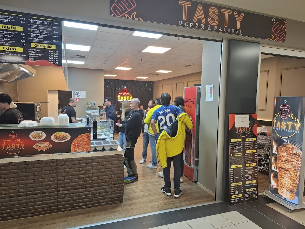 Tasty Döner & Falafel Photo 4