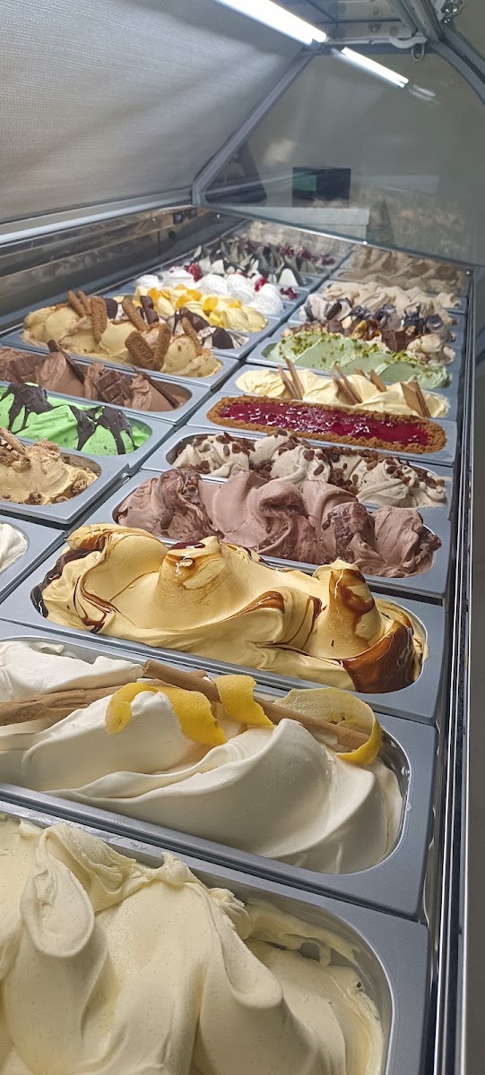 Ohana Helados Artesanos Photo 3