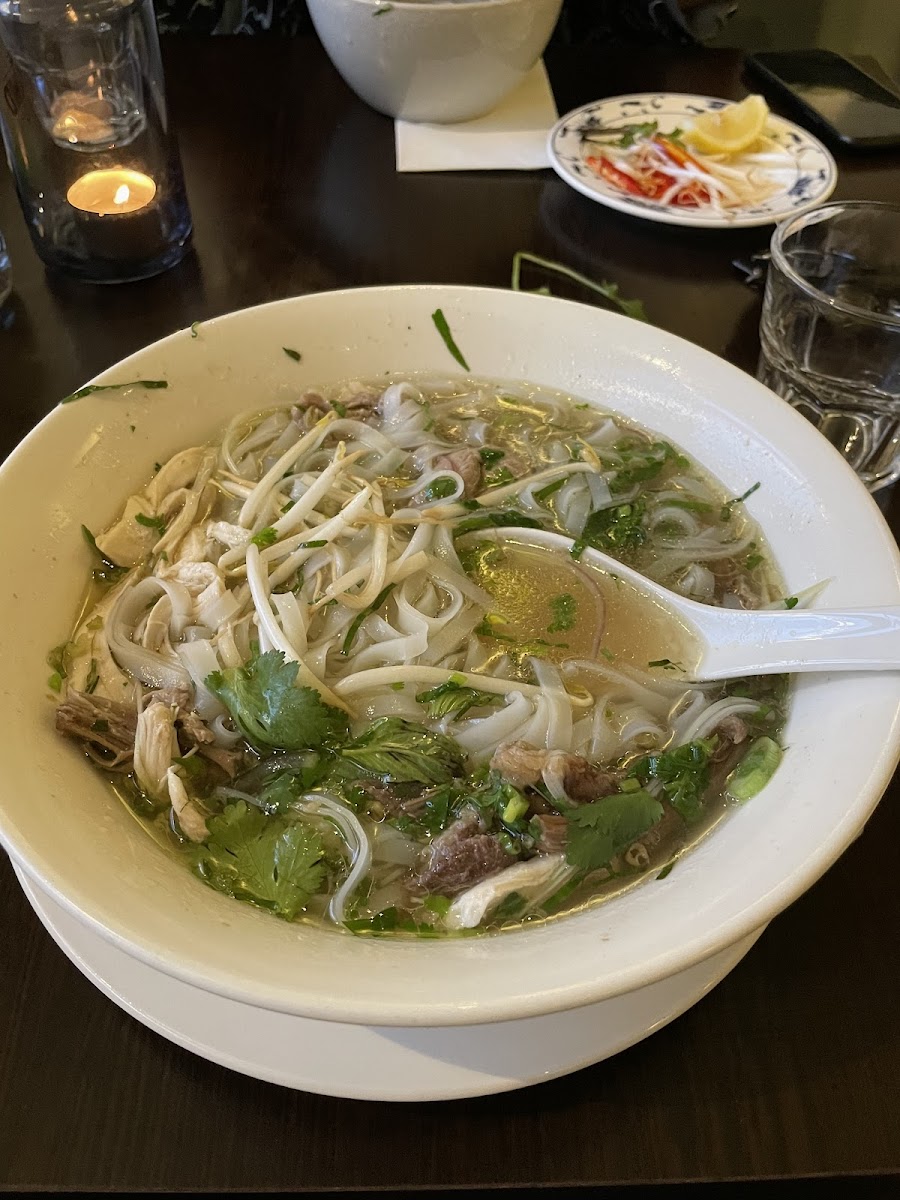 Ninh's Vietnamese Restaurant Photo 5