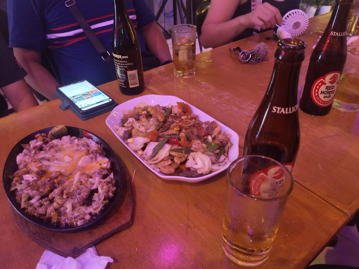 Macam's Restobar