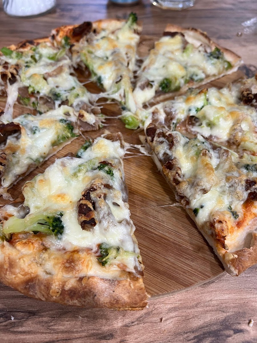 Adar Pizzeria & Grillhaus Photo 9